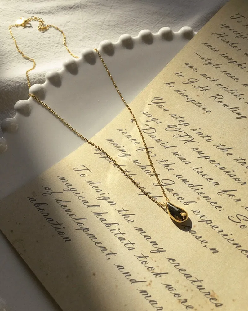 TEARDROP Necklace in Gold
